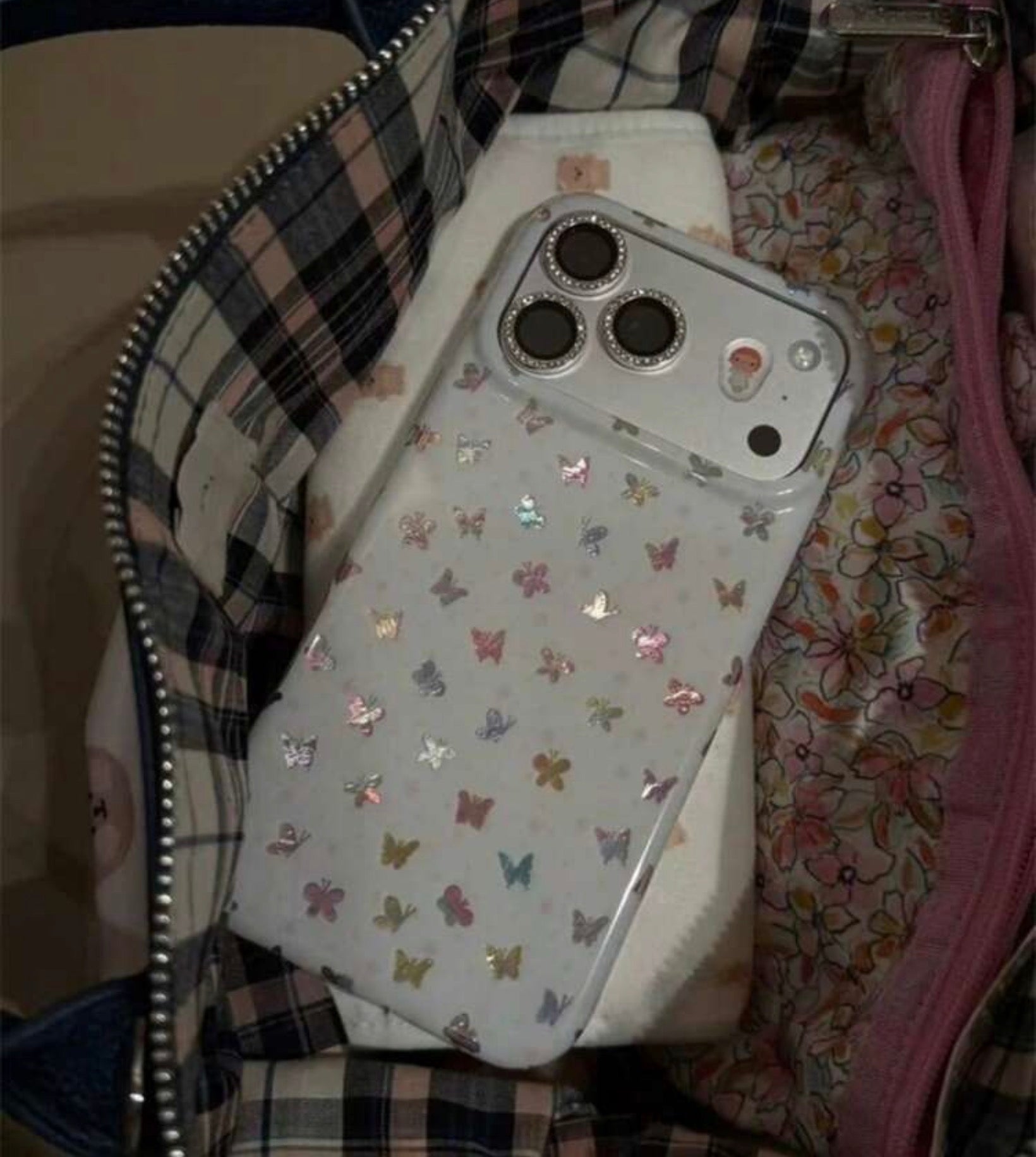 iPhone 17Promax - Butterfly Reflect Case (White)