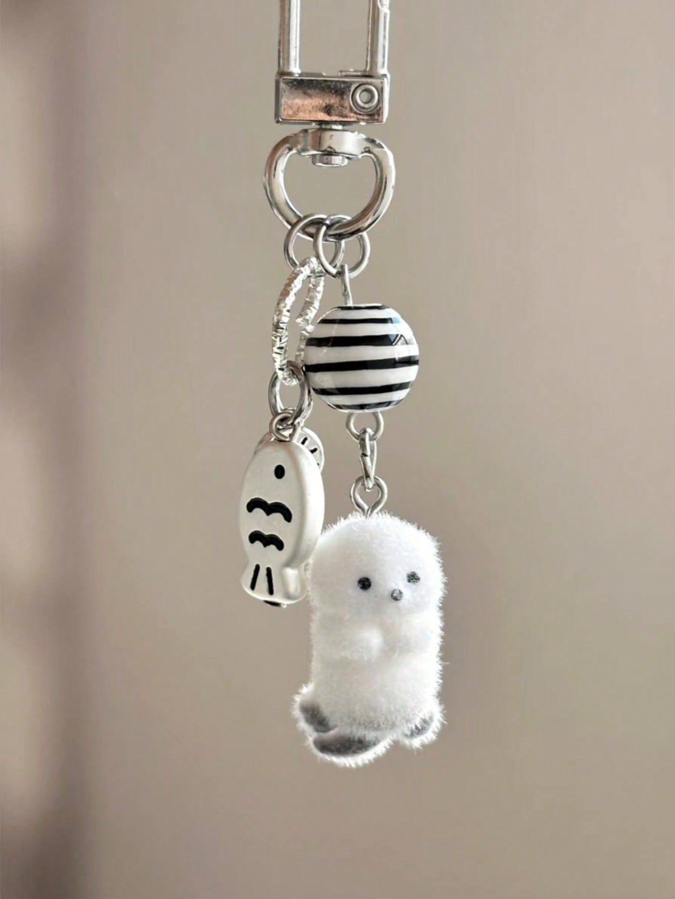 Keychain D-4, Otter Charm