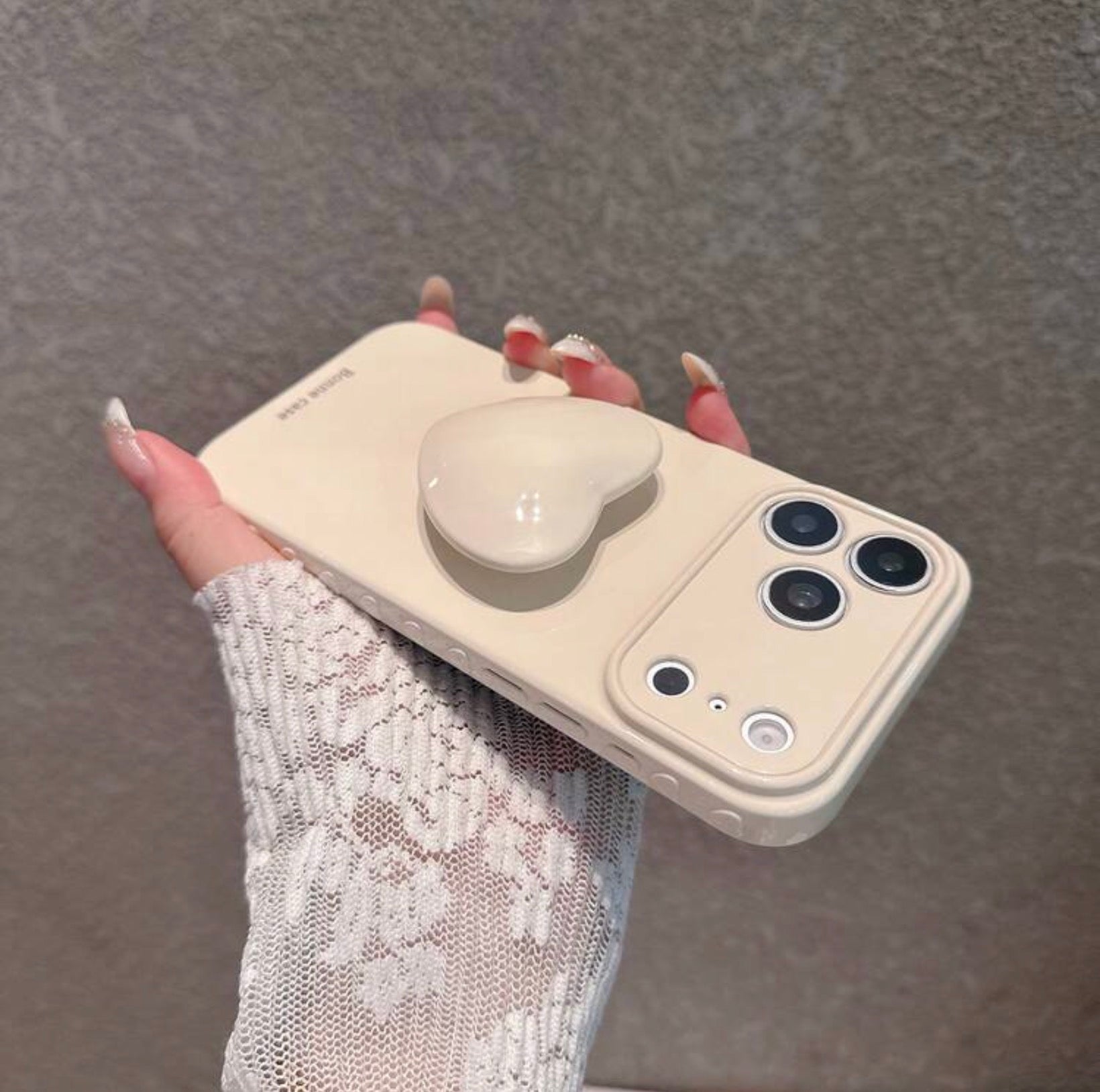 iPhone 13/14 - Heart Stand Case (Wide Window)