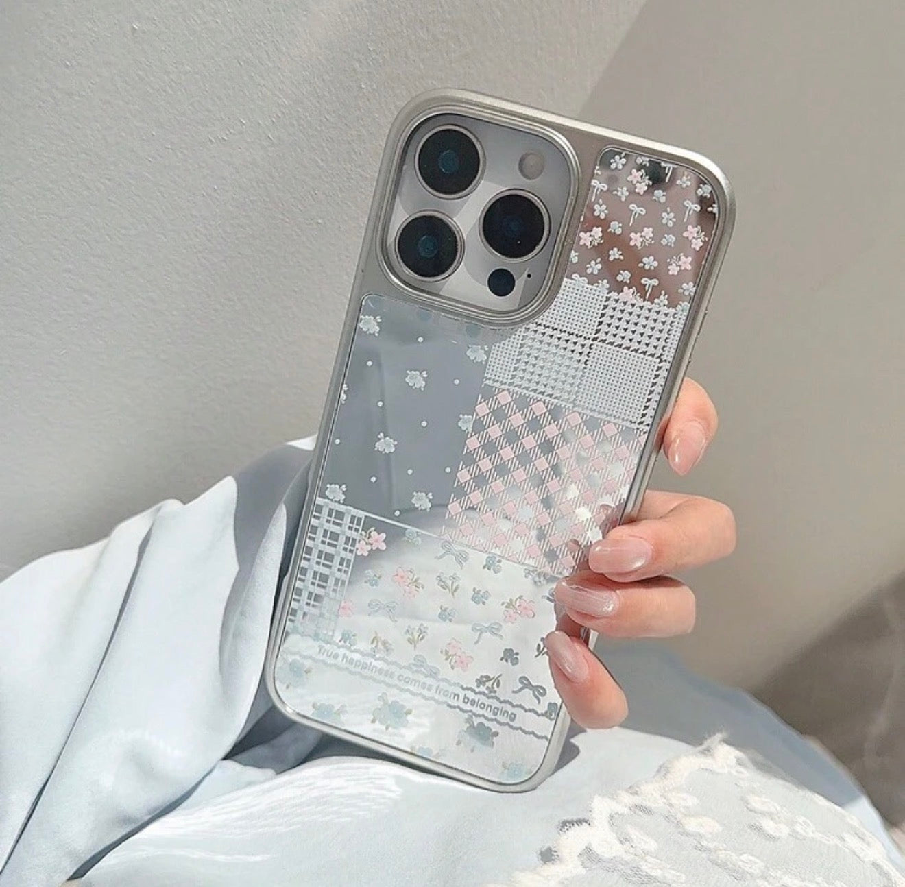 iPhone 13/14 - Floral Mirror Case