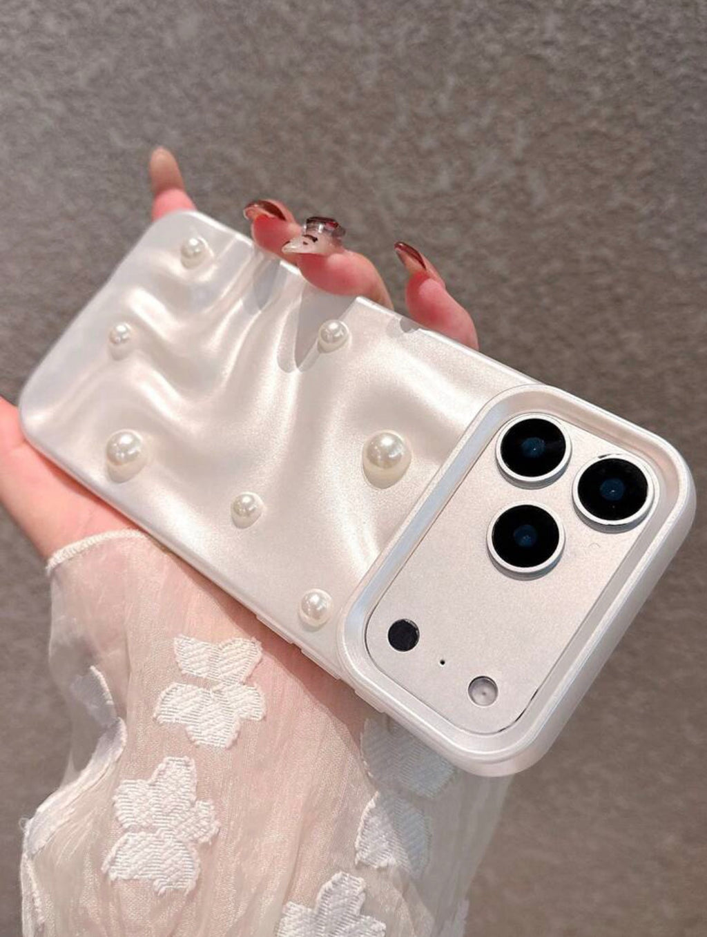 iPhone 16Plus - 3D Pearl Wavy Case