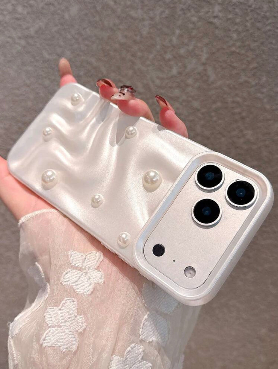 iPhone 16Plus - 3D Pearl Wavy Case