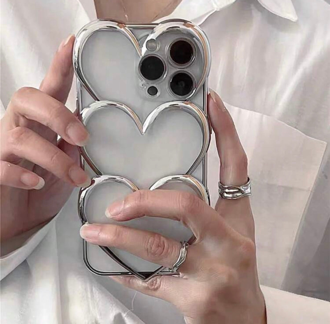 iPhone 15 - 3D Heart Case