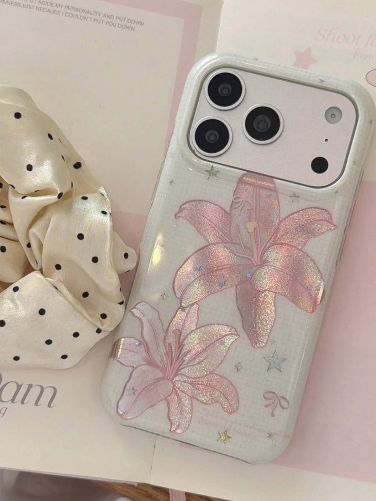 iPhone 17 - Lily Reflect Case